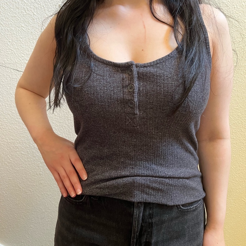 Gray Sleeveless Ribbed Top